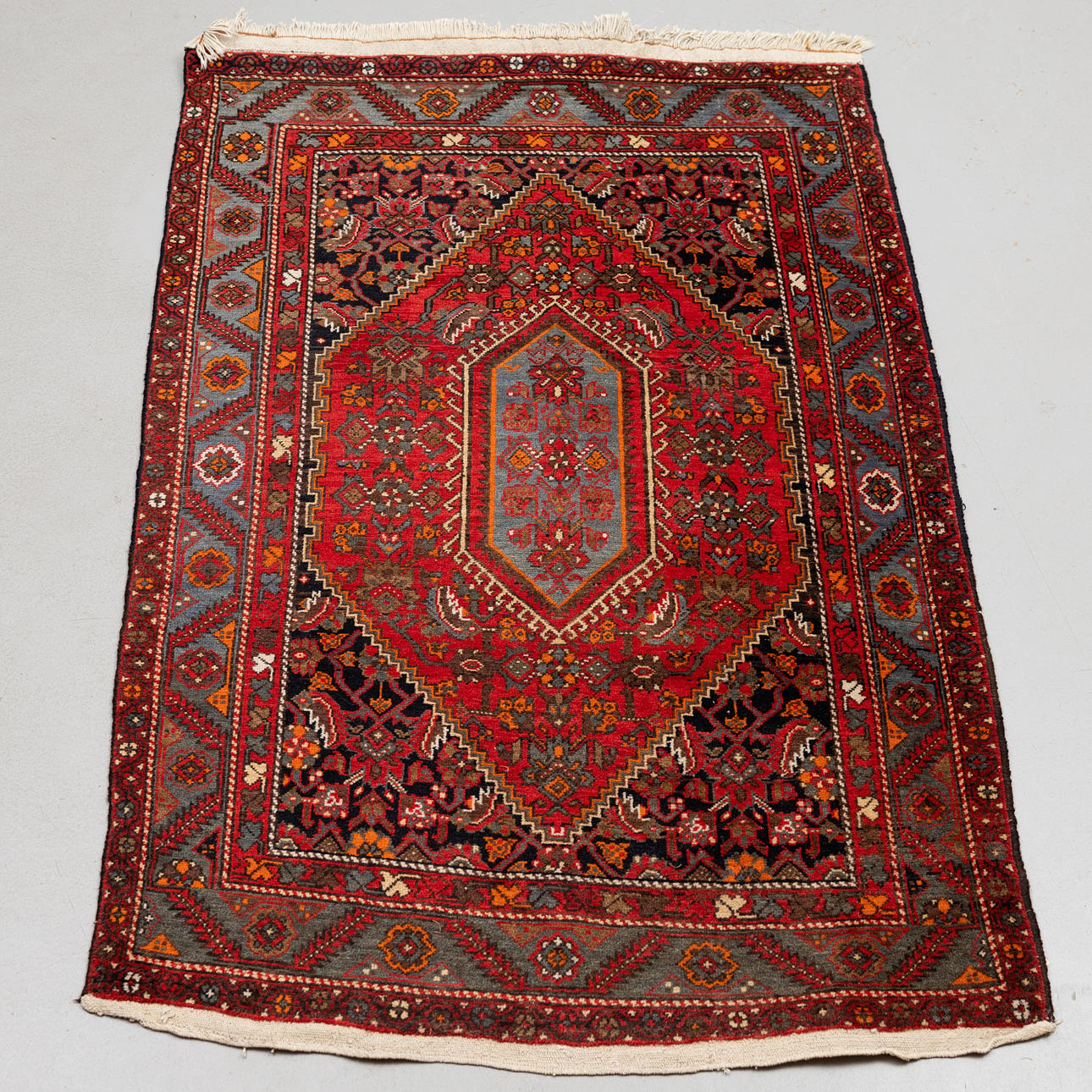 Nojatuoli, matto, vanha, ca 160x106 cm.