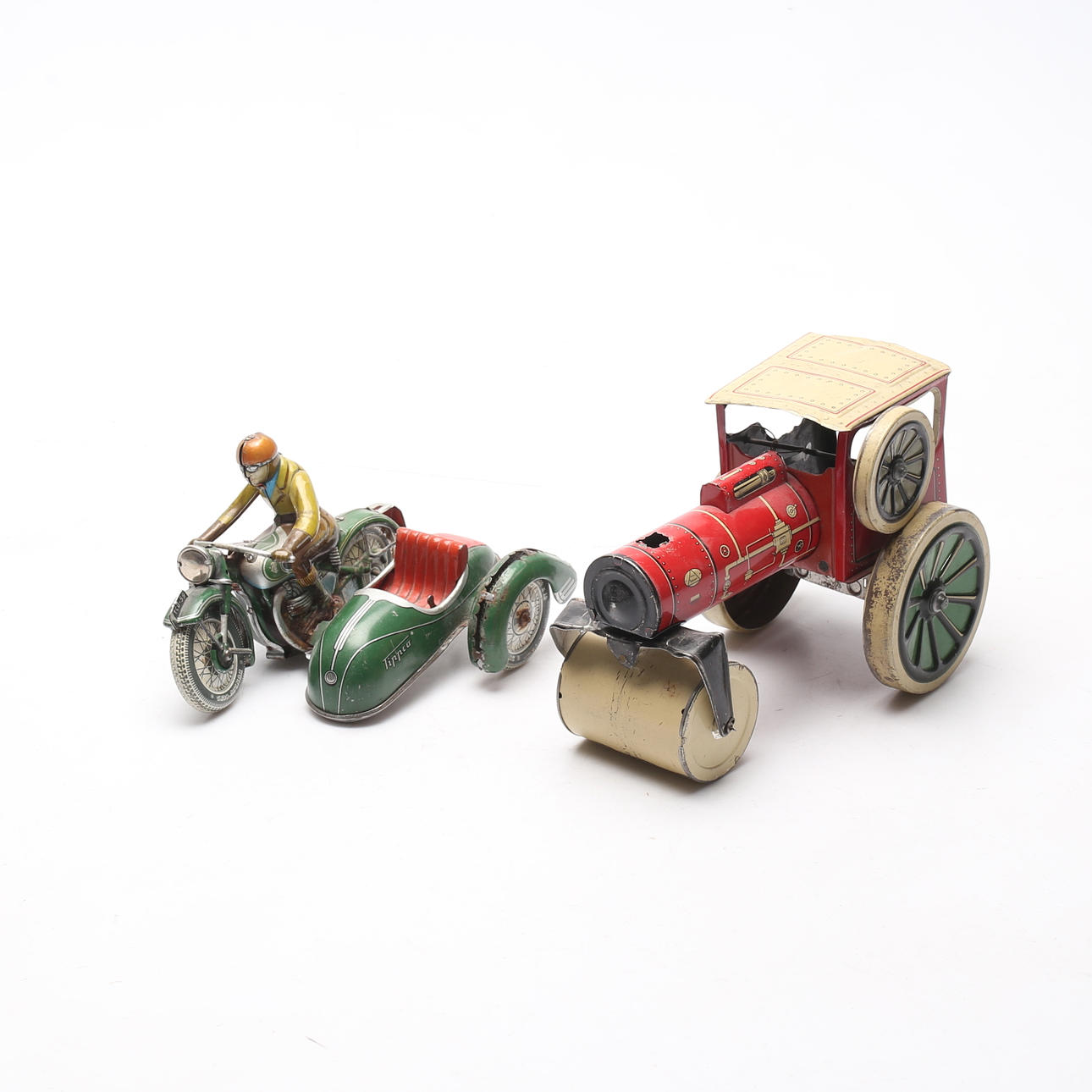 PLATE TOYS, 2 Stück, einschließlich Tippco.