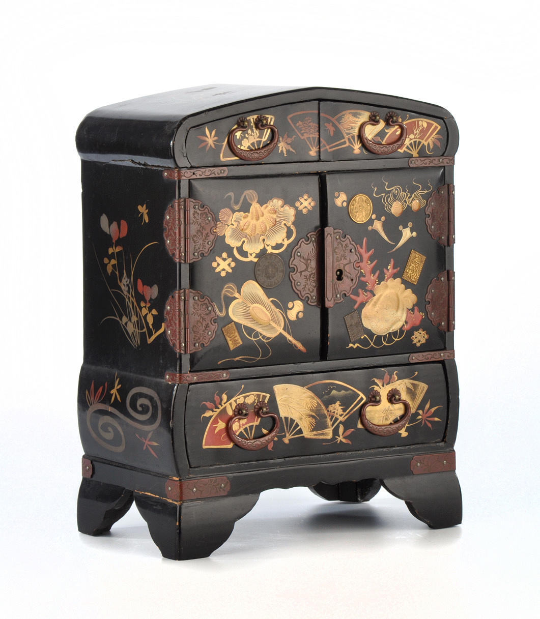 LACKSCHRANK, JAPAN. Miniatyr 7-låda möbler.