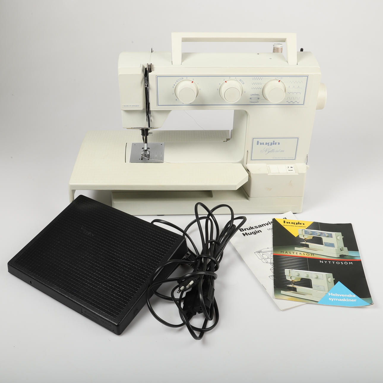 SEWING MACHINE, "Utility Stitch”, Hugin Electronic 3200.
