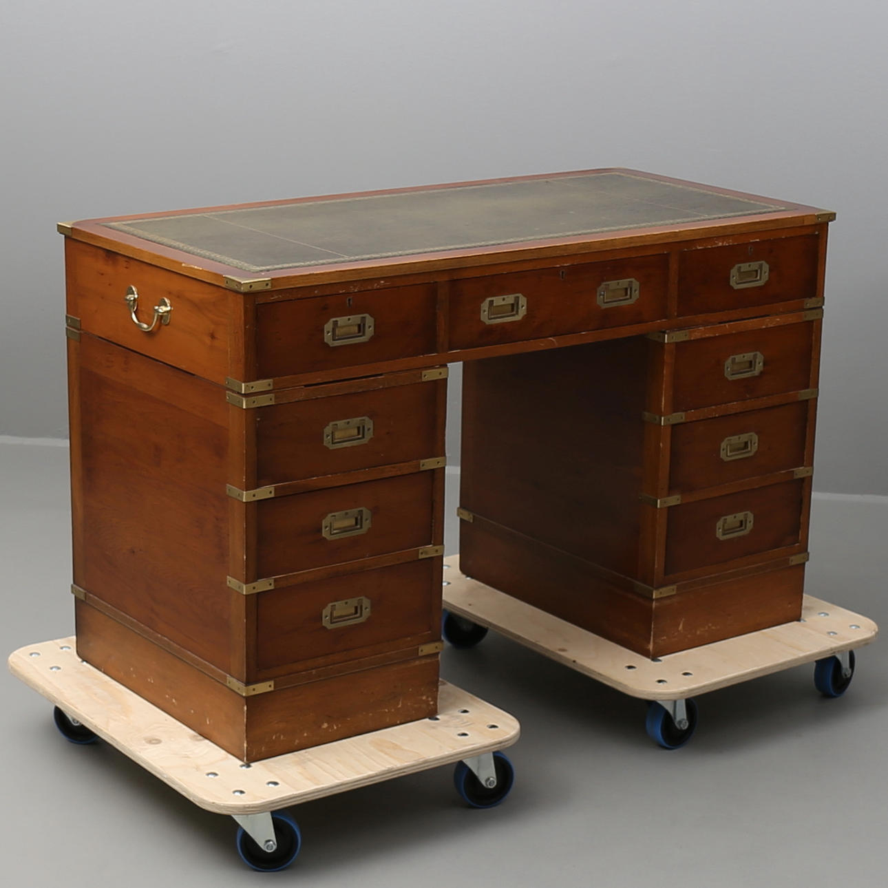 SKRIVBORD engelsk stil, 1900-tal.