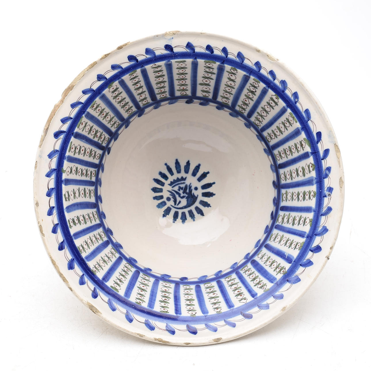 Lebrillo en loza de Manises.