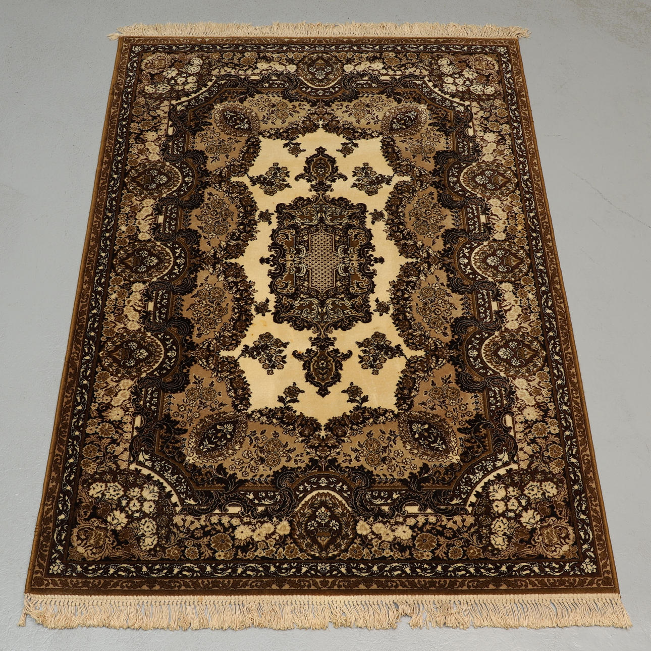 RUG, wool, Prado Orient, dimensions approx: 240x170 cm.