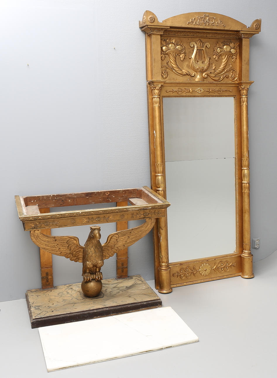 SPEGEL med KONSOLBORD, empire, 1800-talets första hälft.