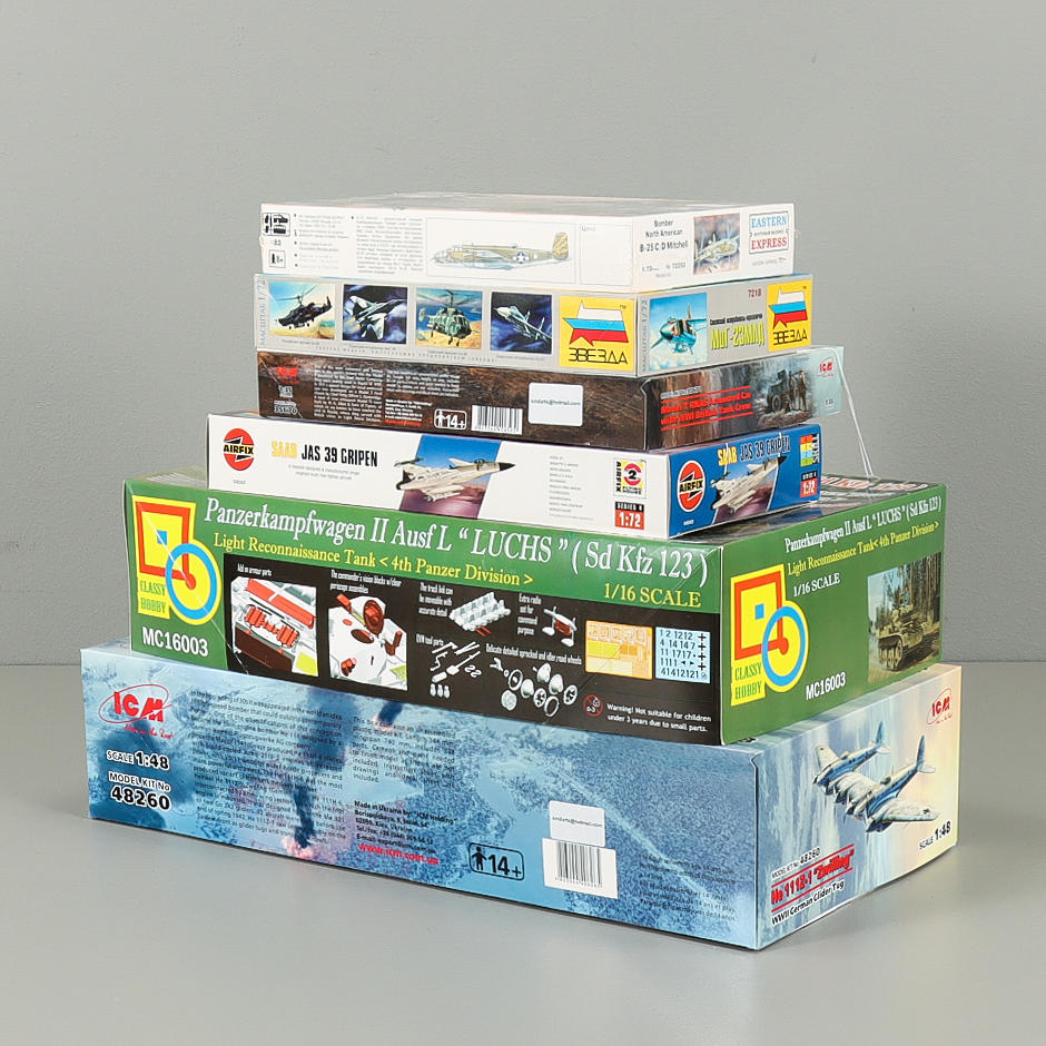 MODEL BUILDING KITS 6 pieces.