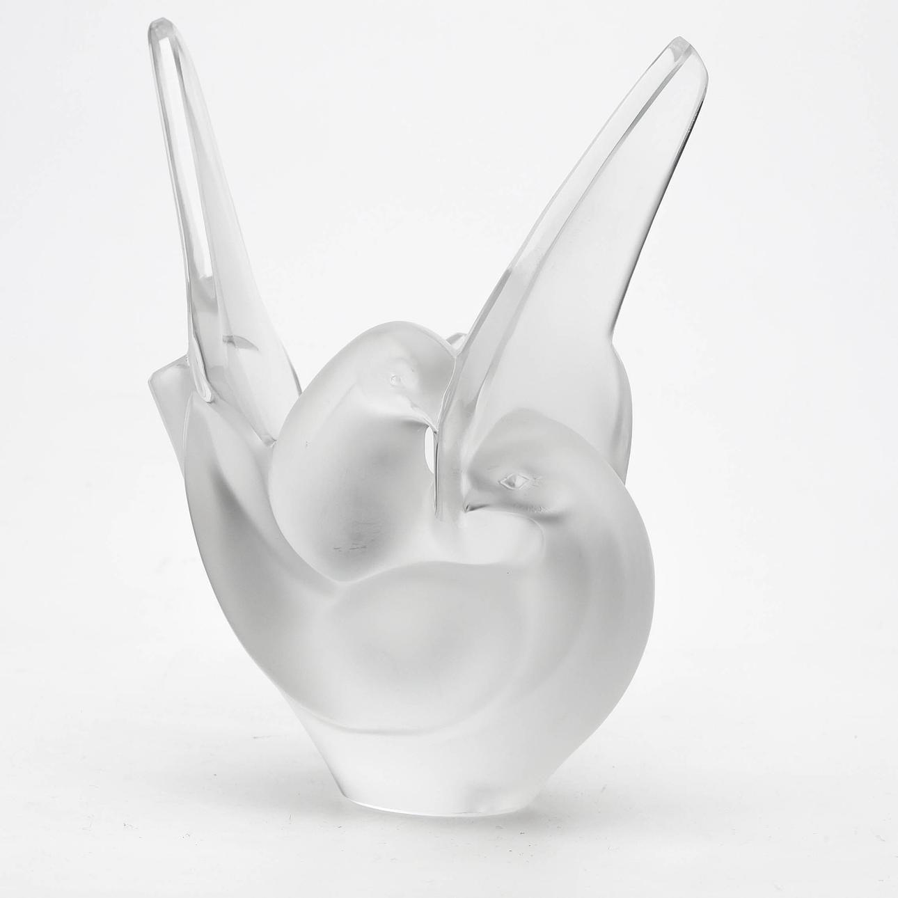 Vase Lalique, Sylvie with flower insert.