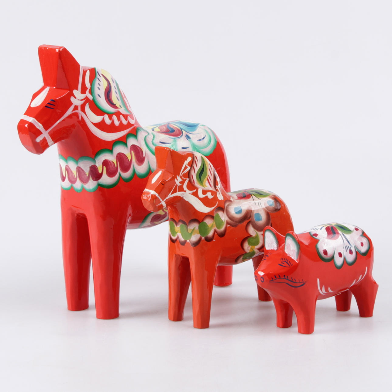 DALAHÄSTAR, samt dalagris, delvis Yngve Tjäder och A Olssons Hemslöjd.