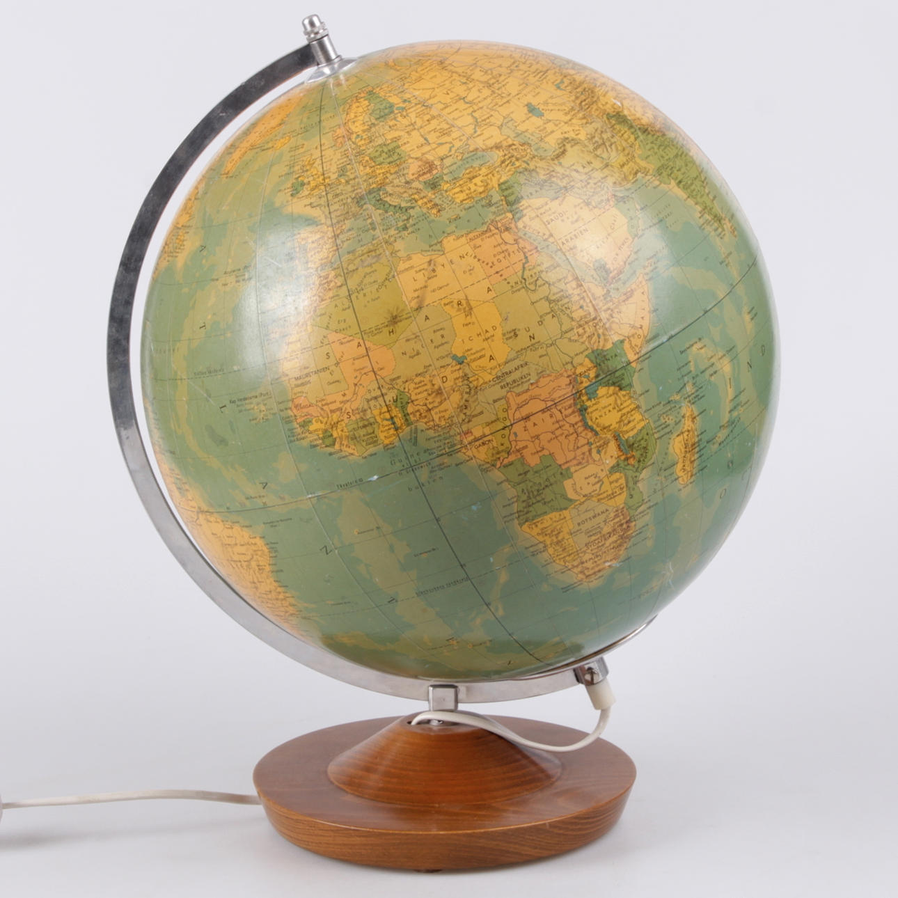 JORDGLOB, Räth, Politiska Jordglob, 1900-talets tredje kvartal.