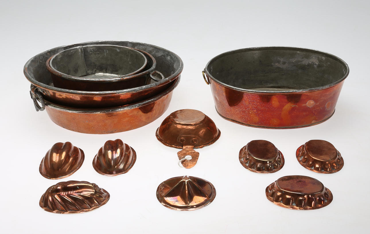 KOPPARFÖREMÅL, 13 delar, bunkar, formar, skopa, 1800/1900-tal.