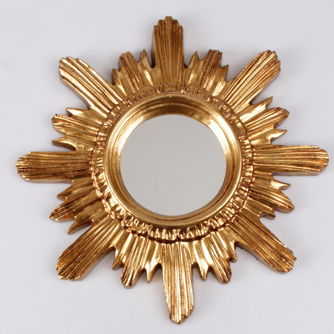 SPEGEL, gjutmassa, form av sol, 1900-tal.