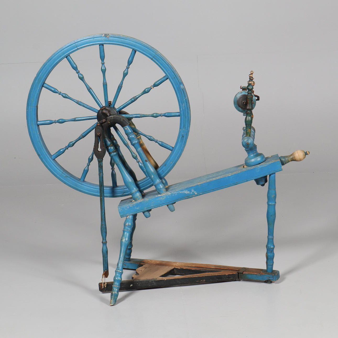 SPINNROCK bemålad trä.