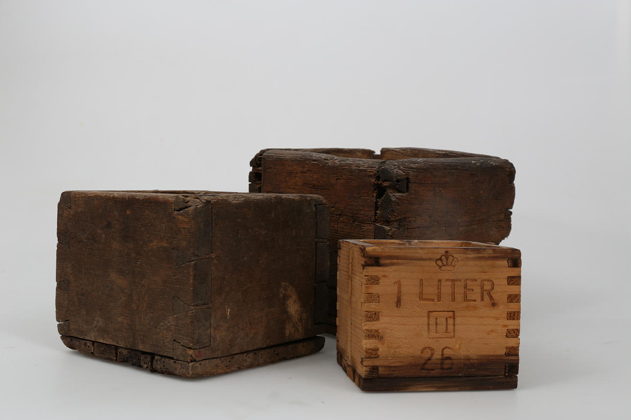 SKÄPPA, 3 stycken, 1800-1900-tal.