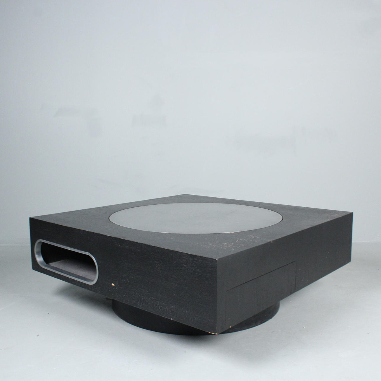 Space Age Couchtisch mit drehbarer Platte.