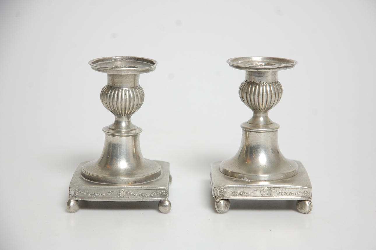 LJUSSTAKAR, 1 par tenn stämplade Per Johan Mattsson Mariestad 1815.