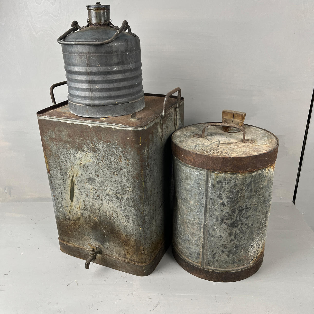 BRÄNSLEDUNKAR, 3 st, 1900-talets första hälft.