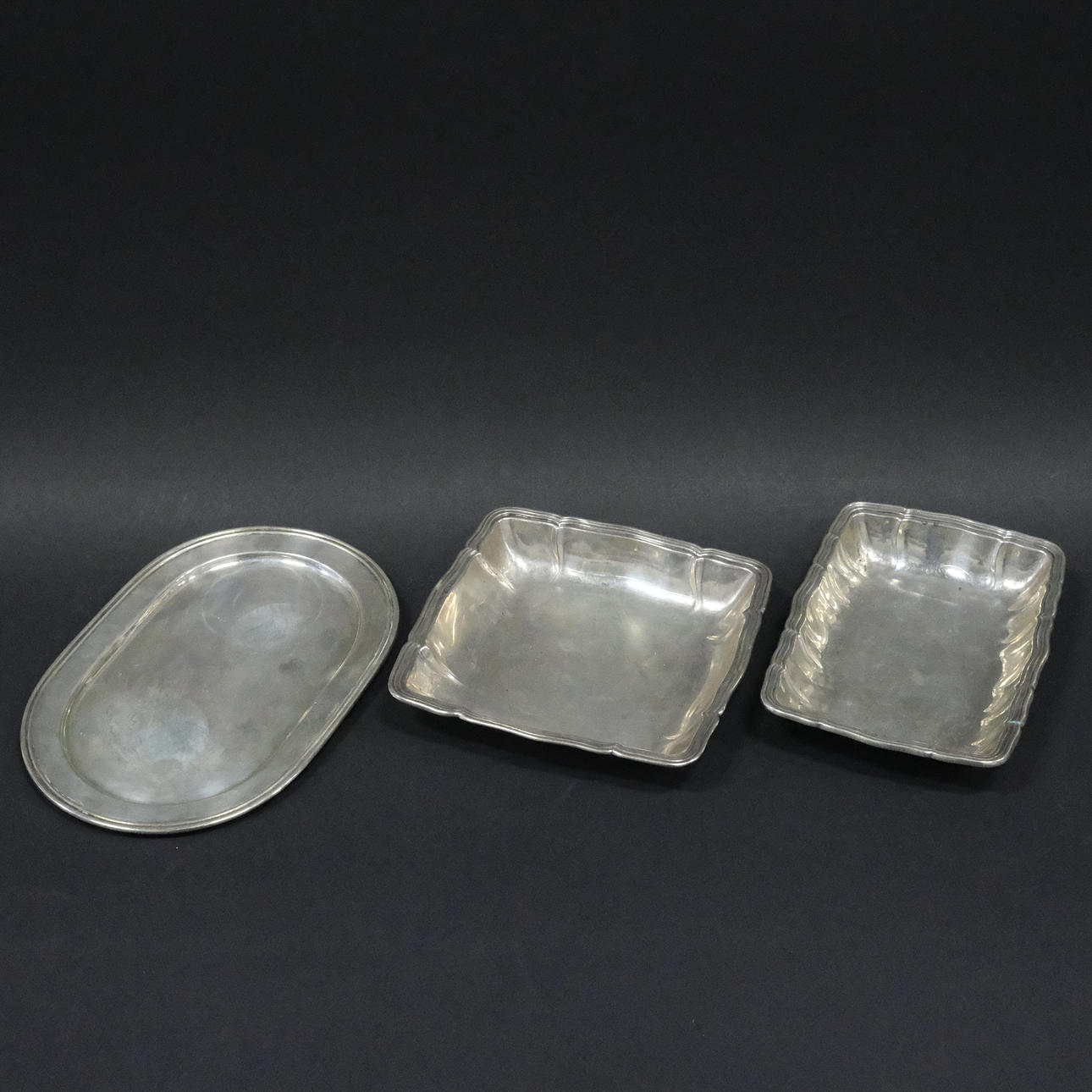 DREI SILBERNE PLATTEN.