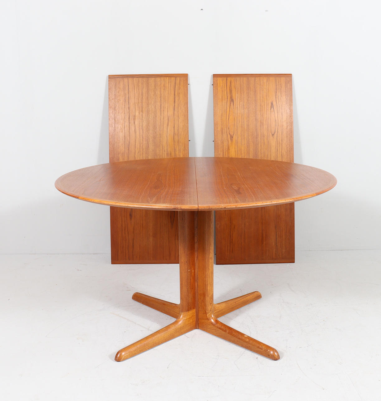 C.J. ROSENGAARDEN. Mid Century Extendable Dining Table by
