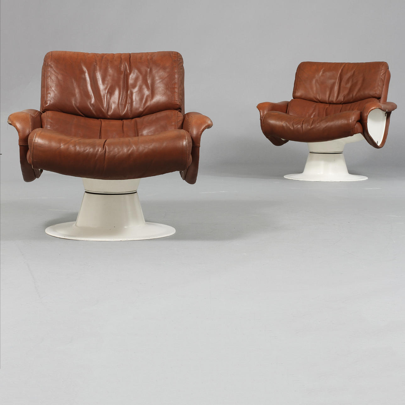 FÅTÖLJER, ett par, "Saturnus", Yrjö Kukkapuro.