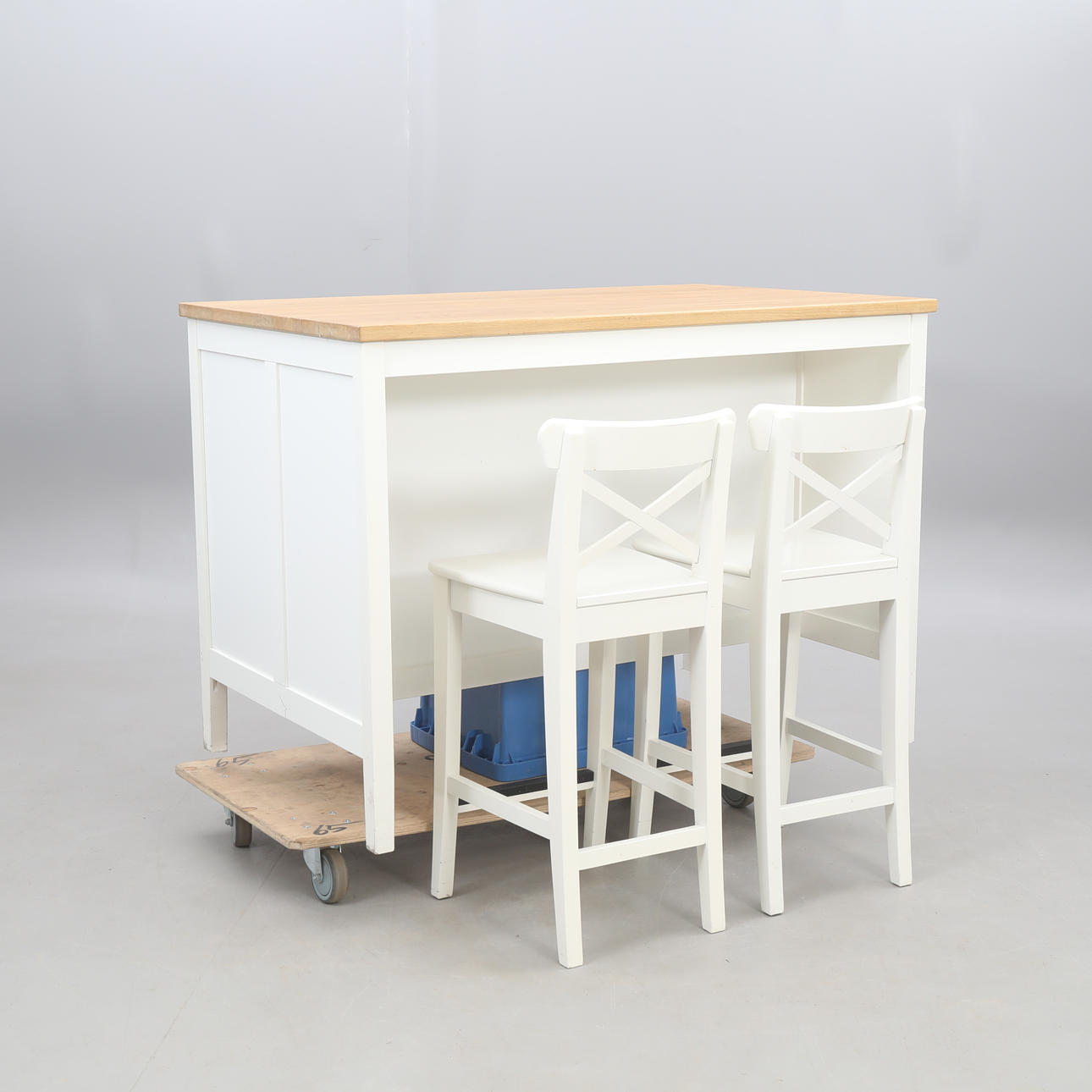 KØKKENØ & BARSTOLE, 3 stk., moderne.