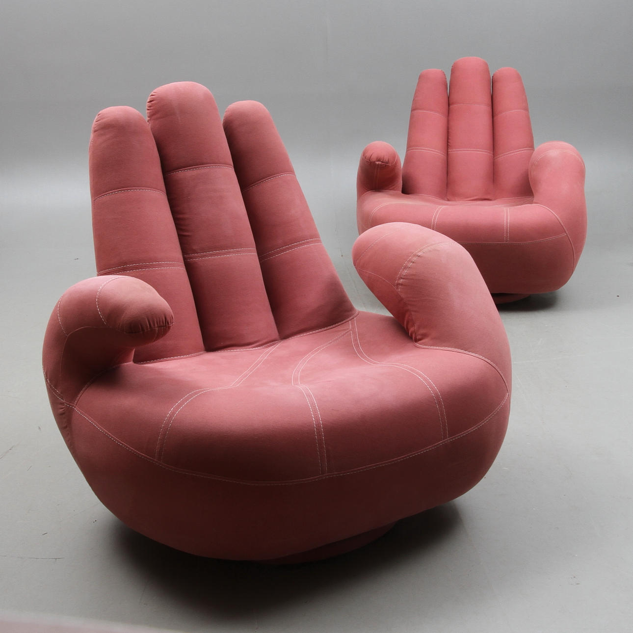 FÅTÖLJER, 1 par, enligt uppgift Italien, 1900/2000-tal.