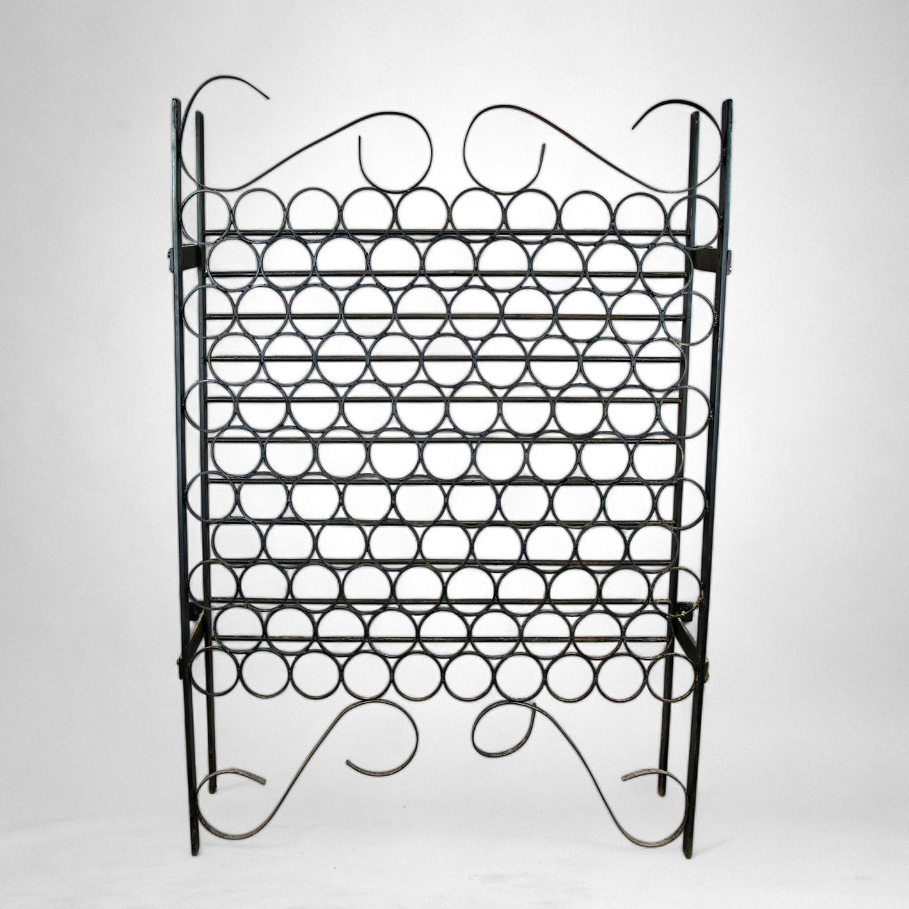 VINSTÄLL, fack för 105 flaskor, smide, nutida.