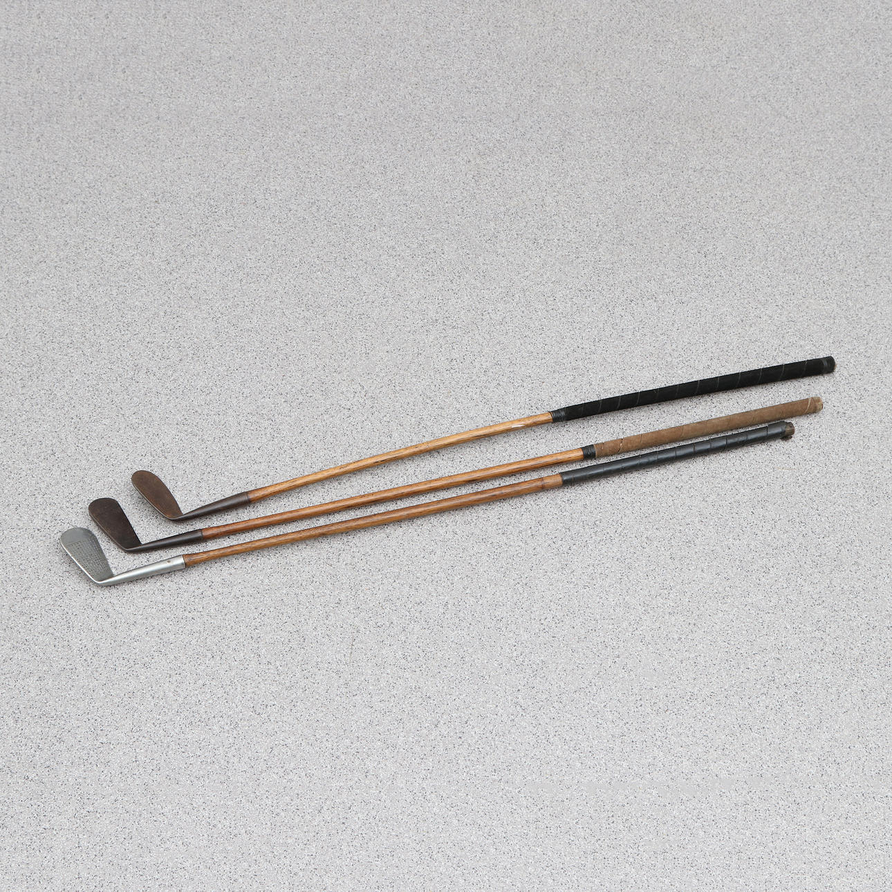 HICKORYKLUBBOR, TRE ST. 1900-tal.