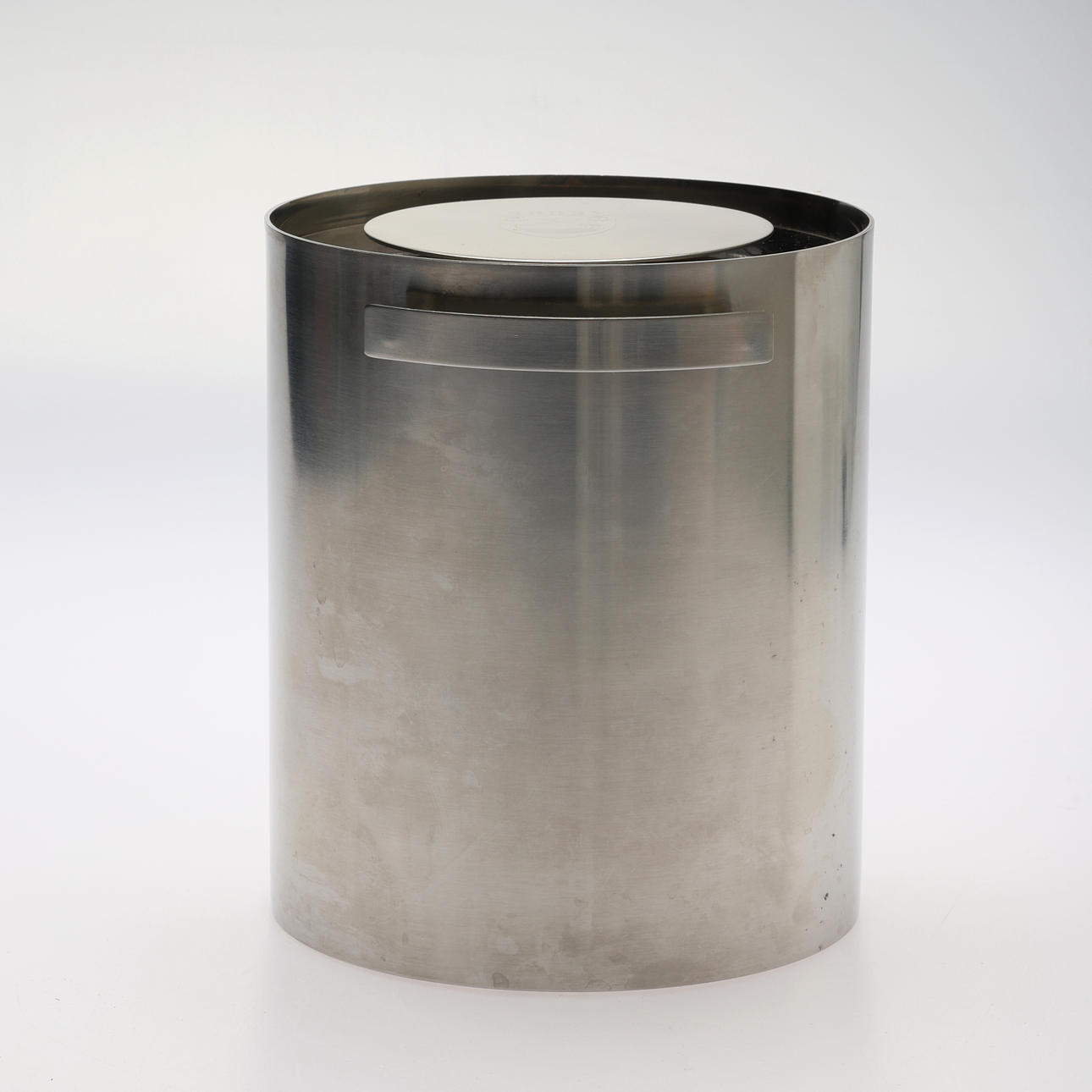 CHAMPAGNE KØLESKAB ARNE JACOBSEN.