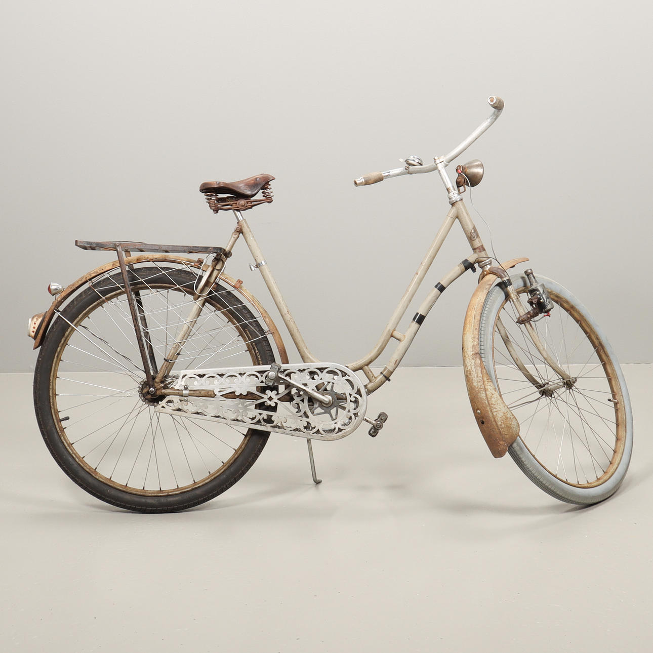 DAMCYKEL Fram, 1900-talets mitt.