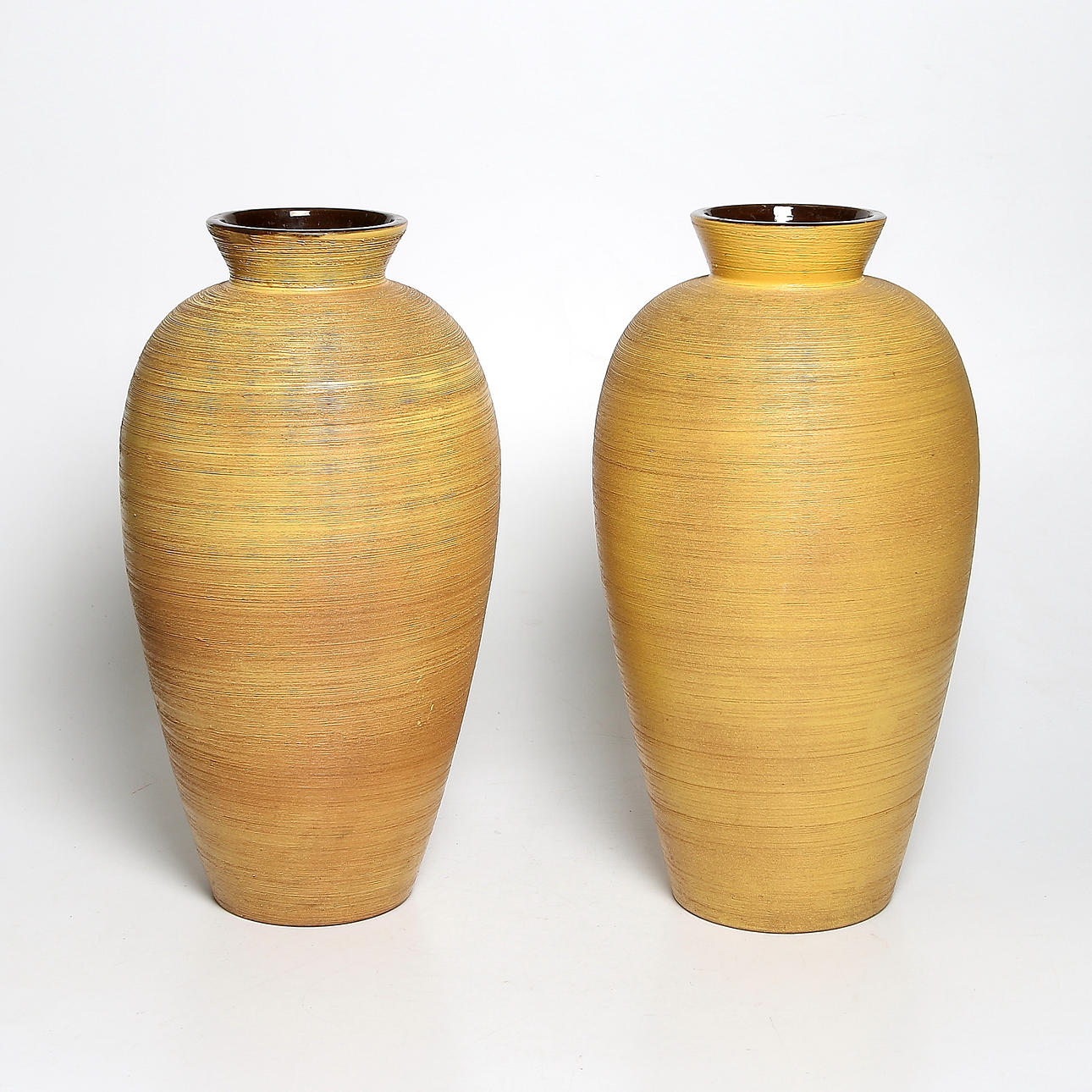 GOLVVASER, 2 st, keramik, Greta Runeborg, Upsala Ekeby. 1941-57.