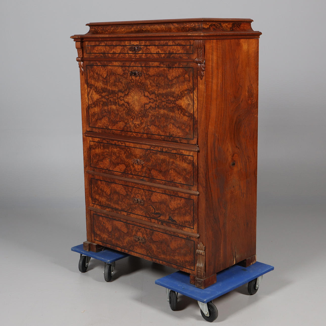 CHIFFONJÉ, 1800-tal.
