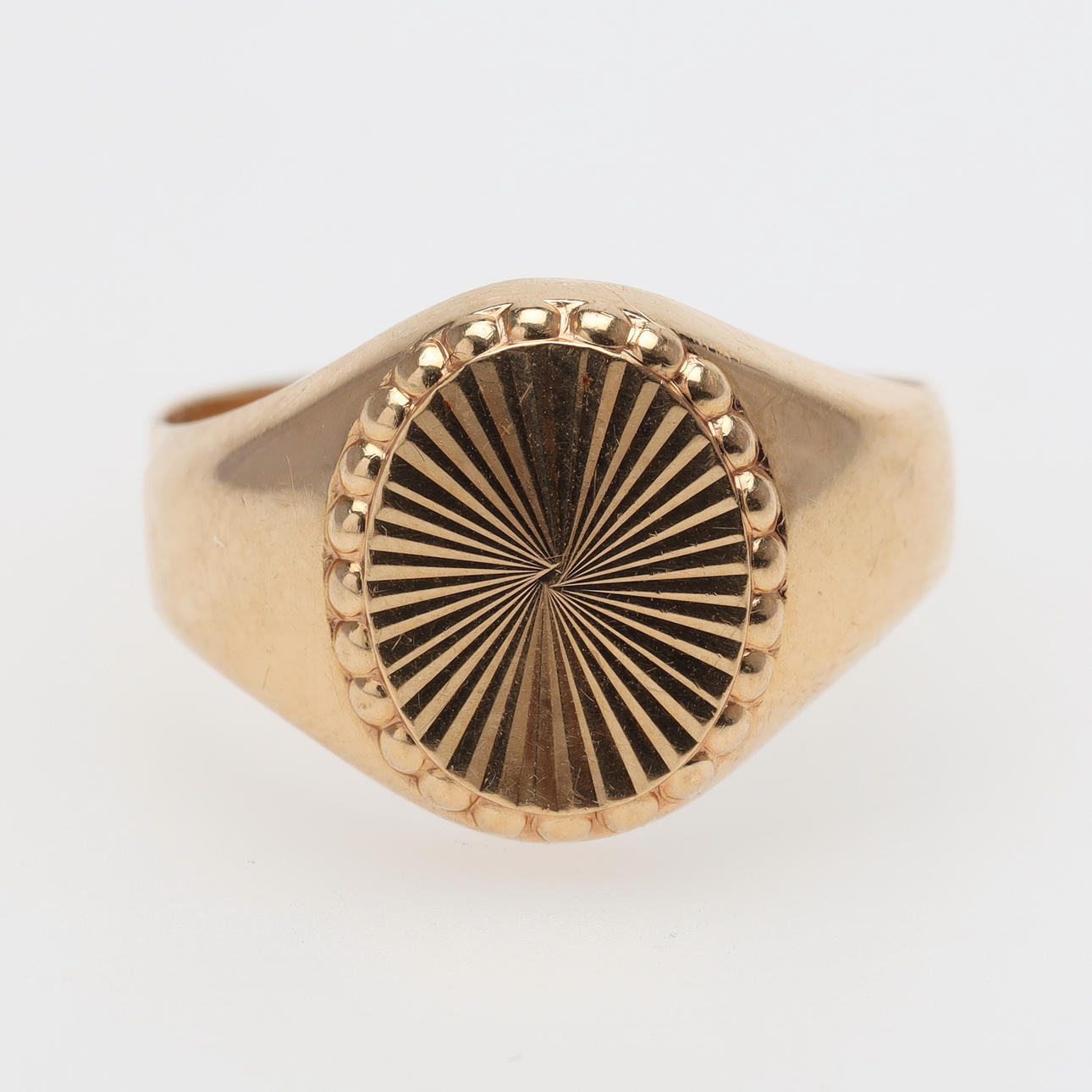 RING gold 18K weight about 2,2 grams.