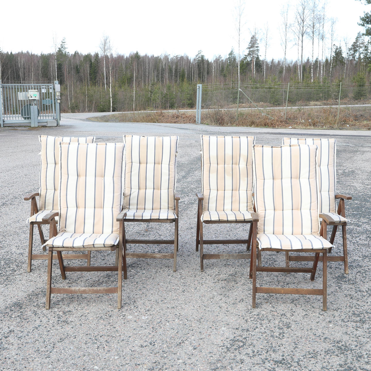 HAVESTOLE, hårdt træ, 6stk med hynder.