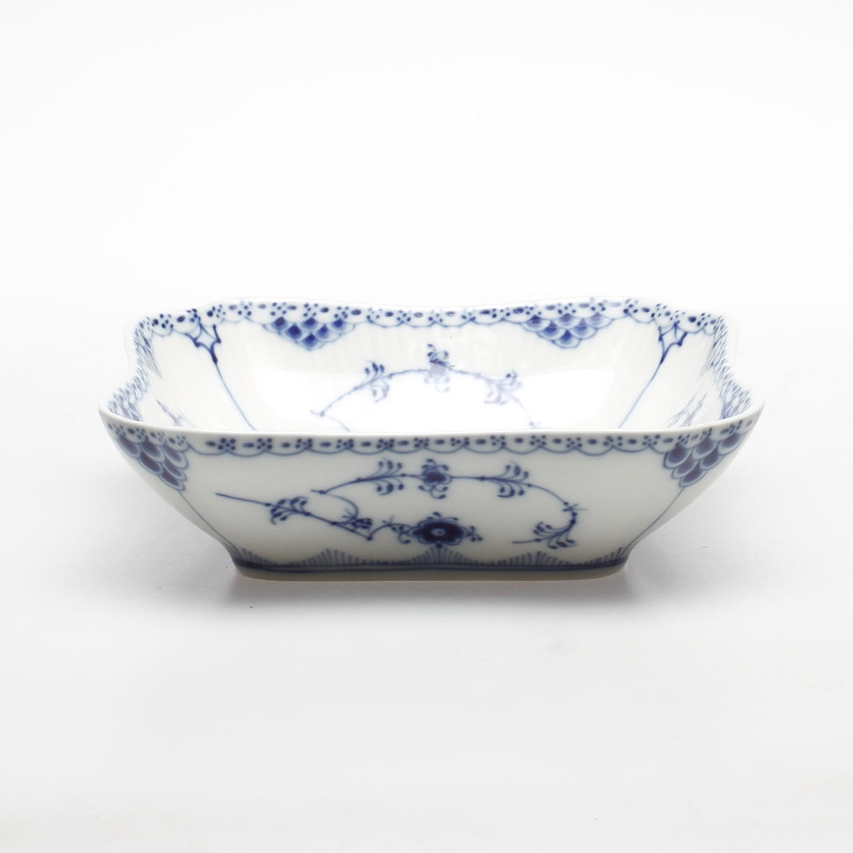 SKÅL, porslin, "Musselmalet", Royal Copenhagen.