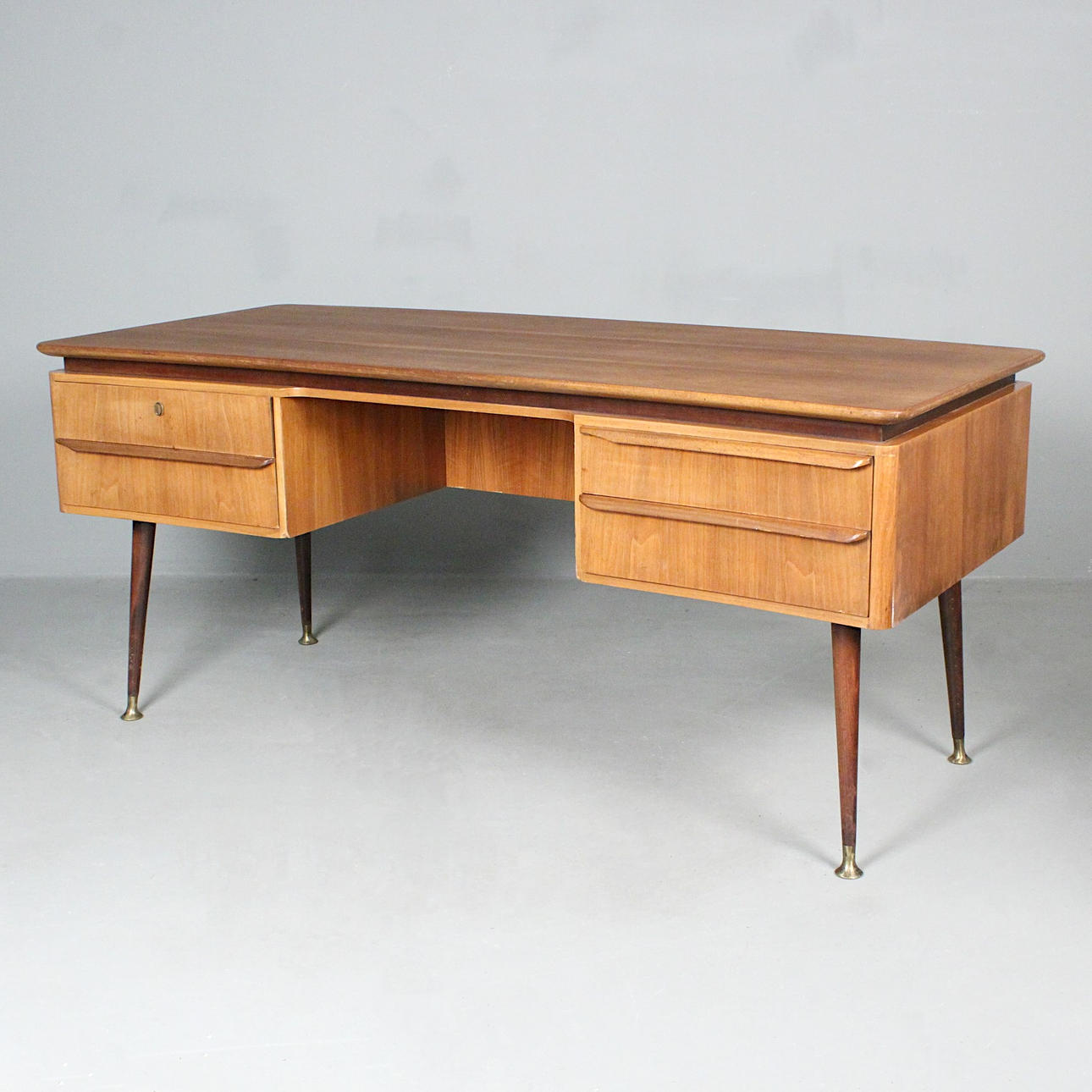 ERWIN BEHR. Escritorio de los años 50.