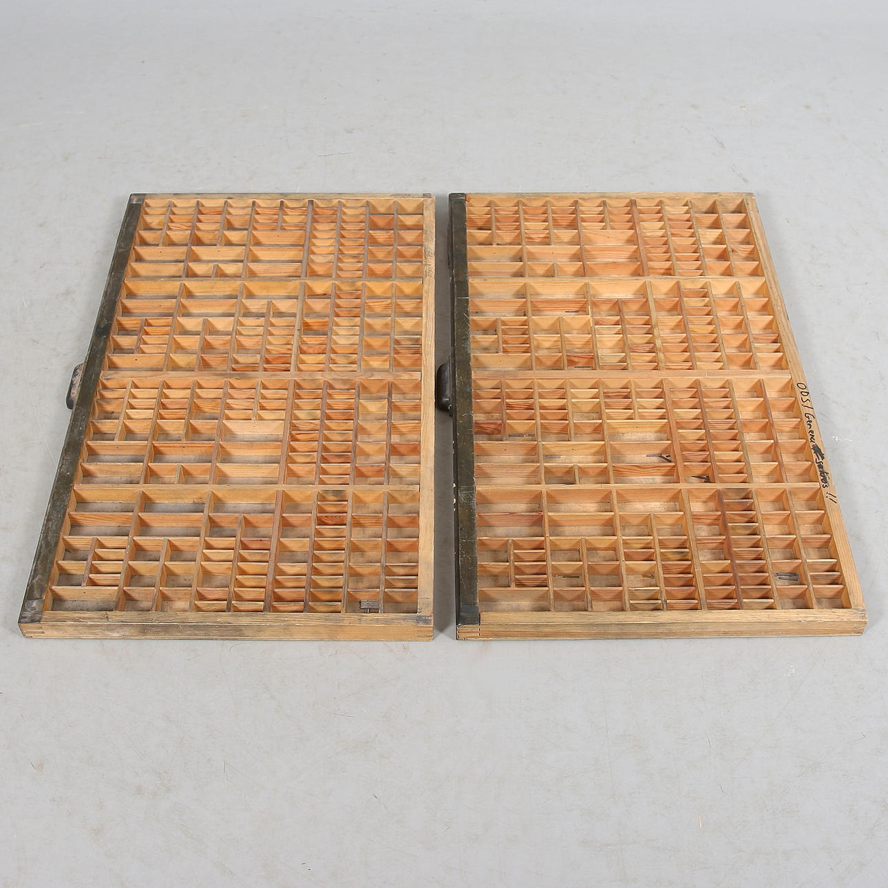 TYPOGRAFLÅDOR, 2 st, 1900-talets första hälft.