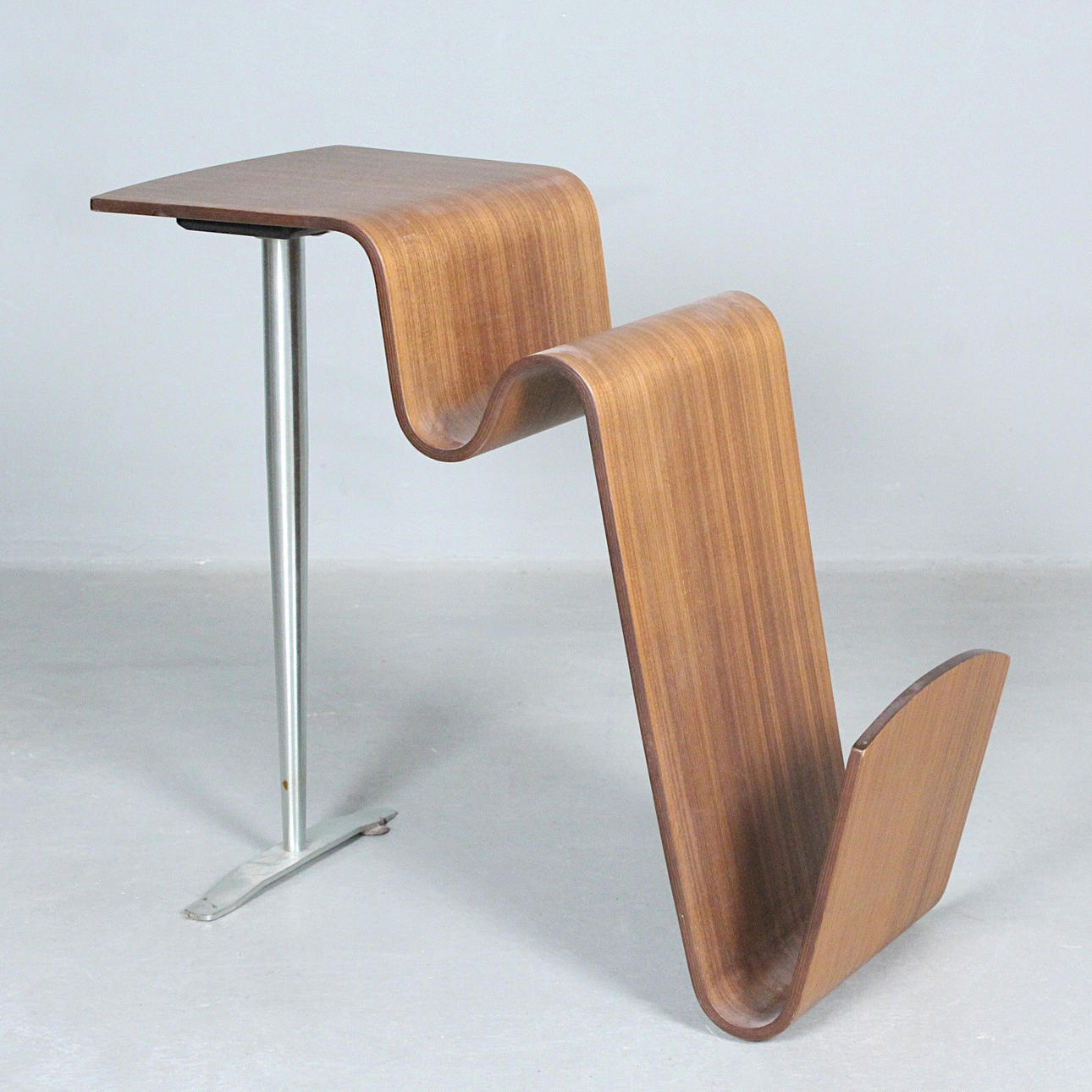 JAHN AAMODT for CONFORM. Magazine rack/side table, model 'Funco'.
