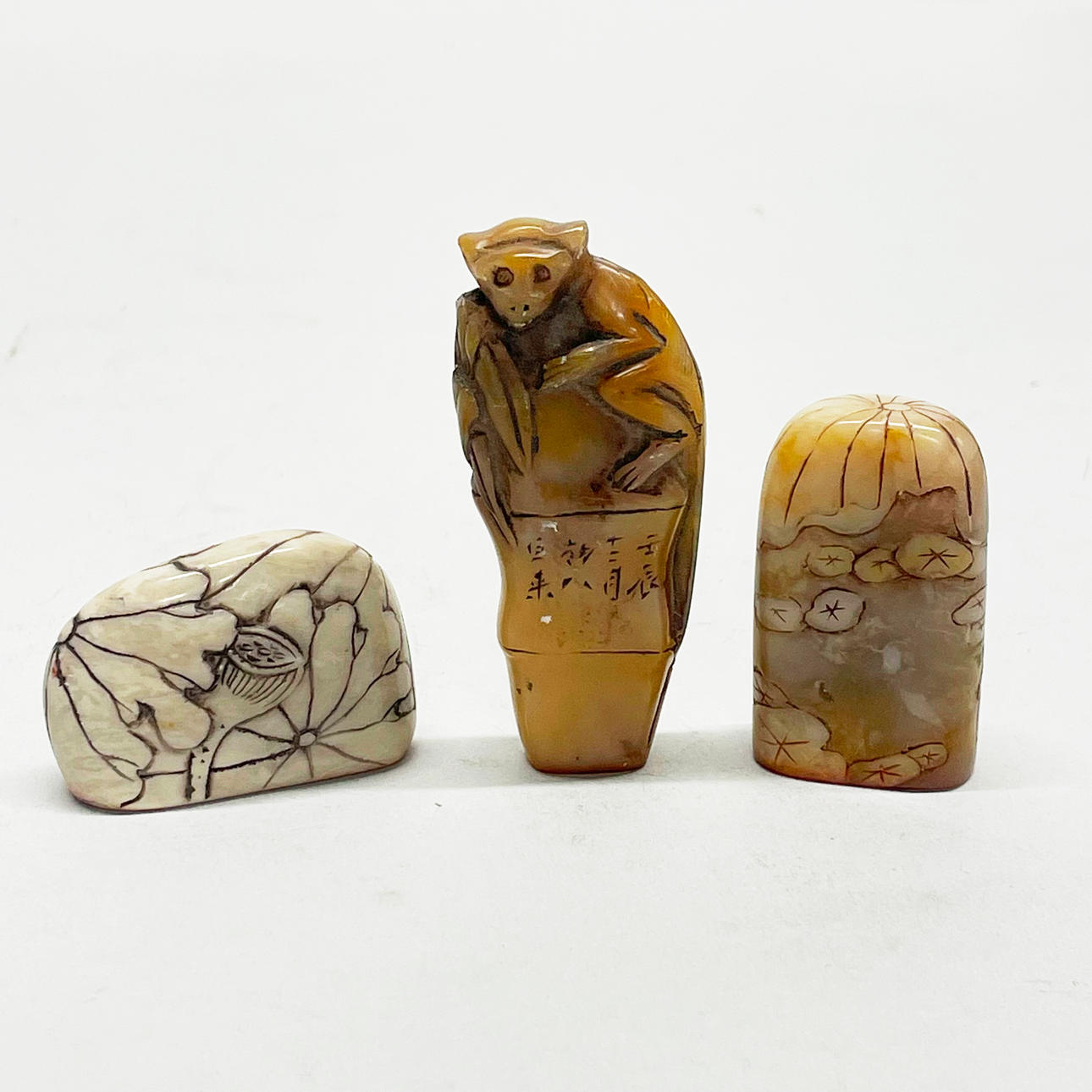 TRE KINESISKE SÆLER.