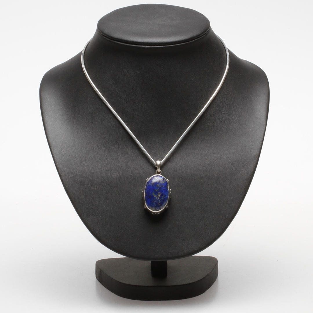 HALSSMYCKE, sterlingsilver och lapis lazuli.