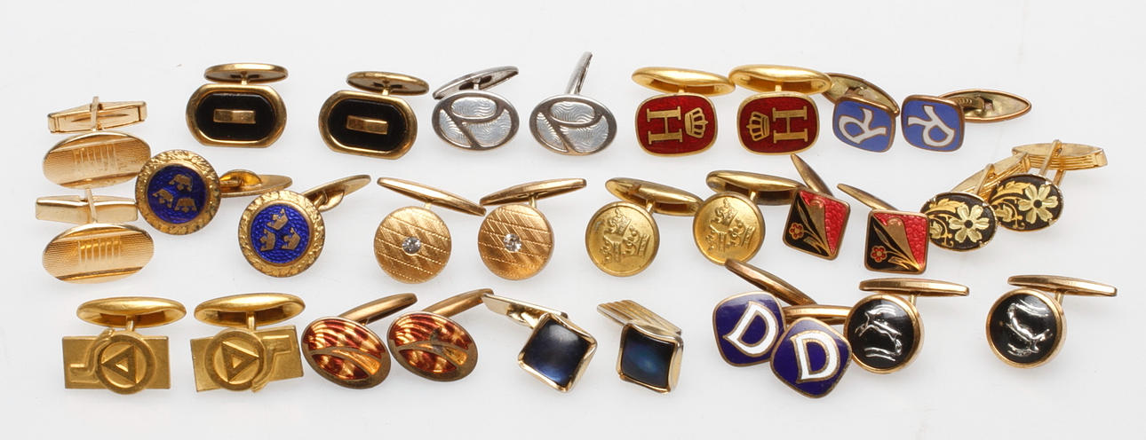 MANSCHETTKNAPPAR, 15 par. emalj.