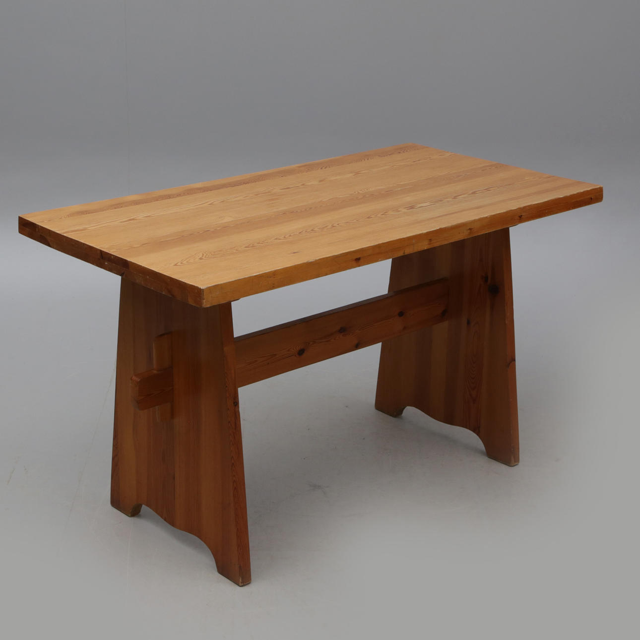 GÖRAN MALMVALL. MESA, piel sueca.