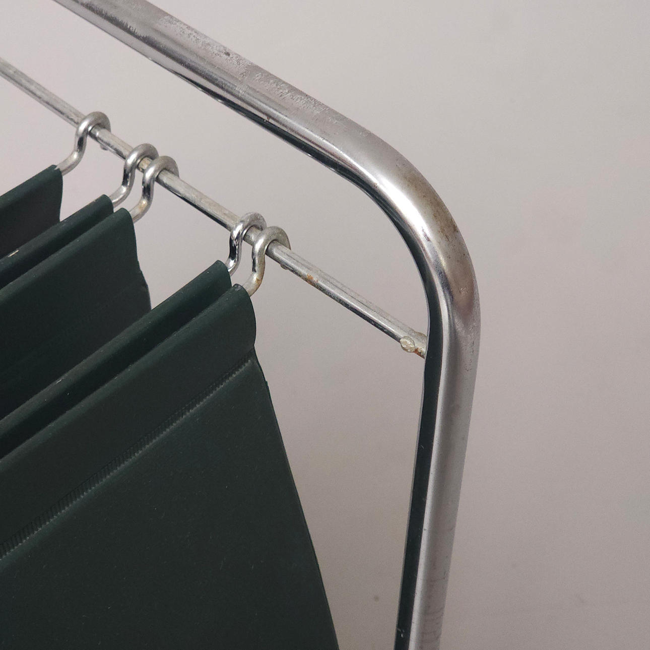 80S MAGAZINE RACK IN CHROMED METAL AND ENGLISH GREEN PLASTIC. Furniture ...
