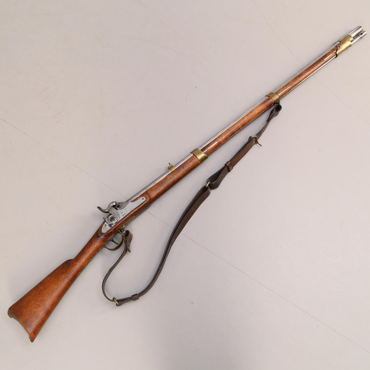 SLAGLÅSGEVÅR, ombyggd från flintlås, Husqvarna, modell 18/15, 1854.