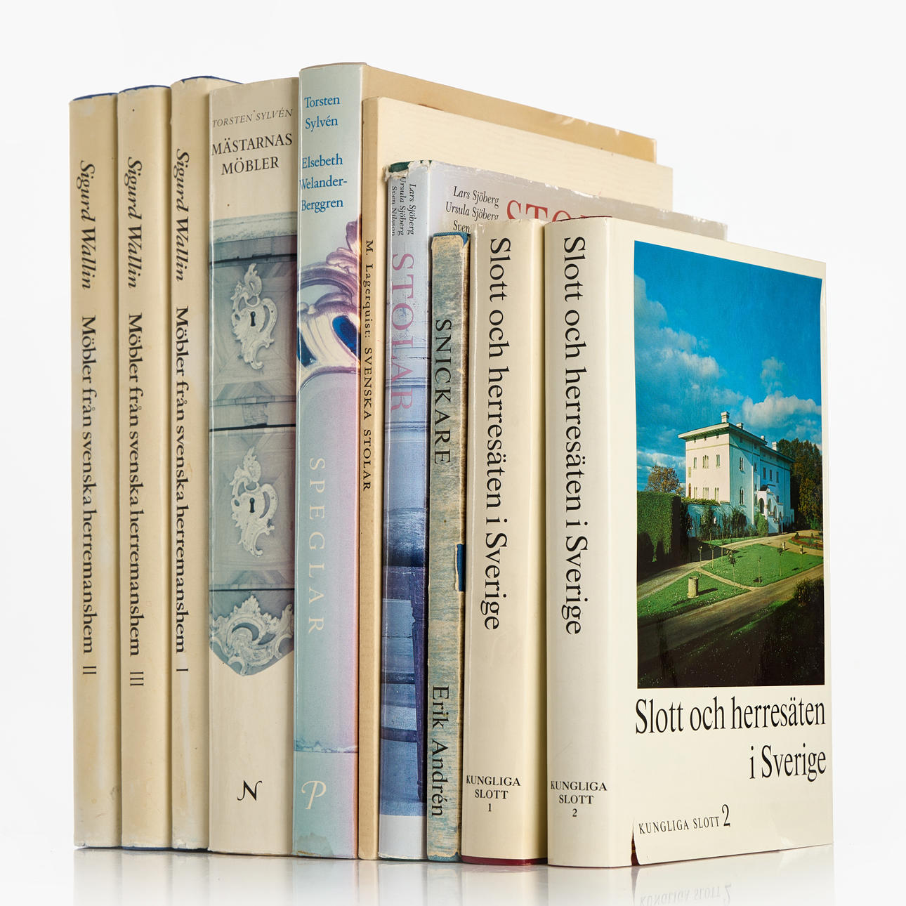 BÖCKER 10 volymer om klassiska möbler och inredning.