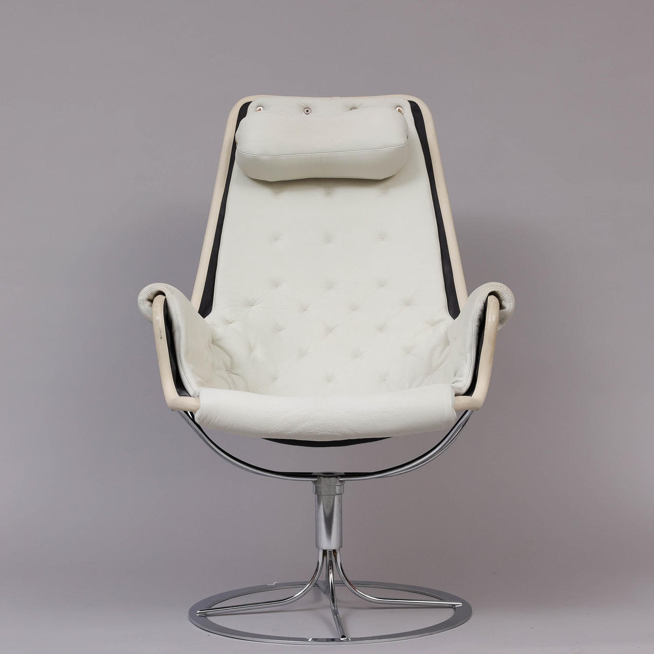BRUNO MATHSSON. Armchair, “Jetson” for Dux.