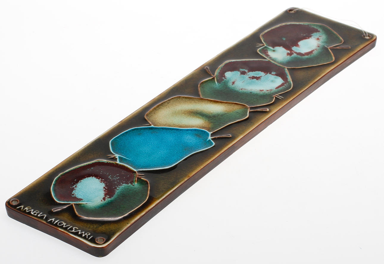 ANNIKI HOVISAARI. väggtavla, keramik, Arabia, 1900 tal.