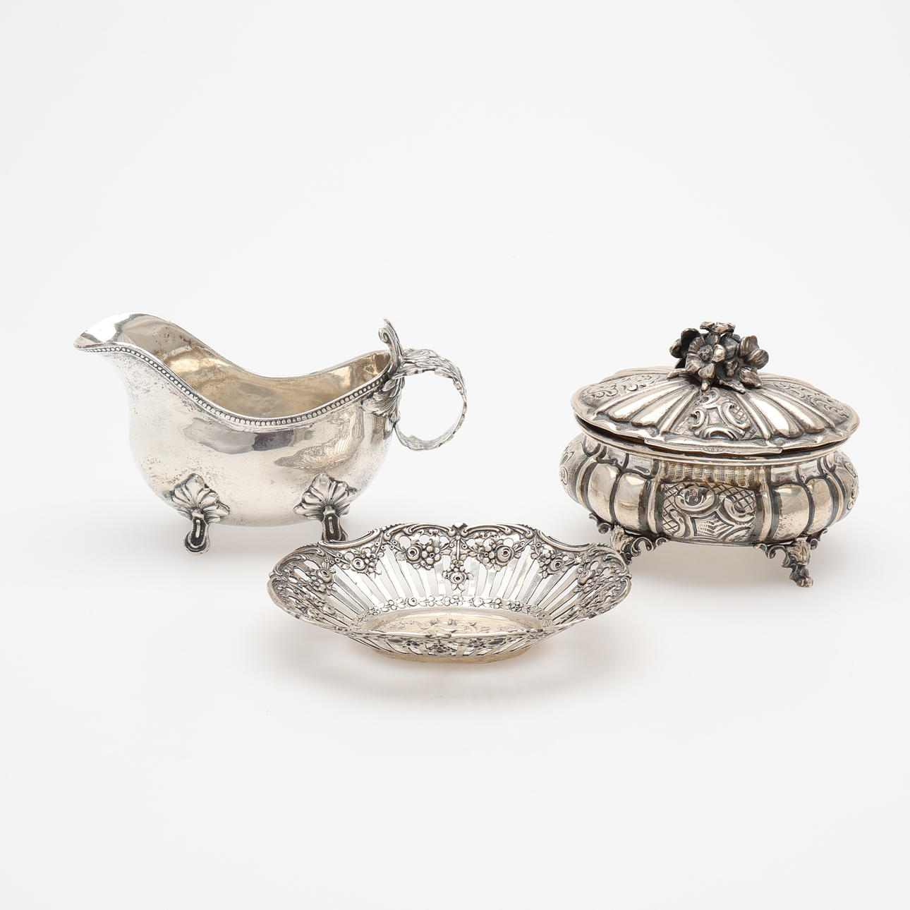 GRÄDDSNÄCKA, SOCKERSKRIN SAMT NÅLFAT.