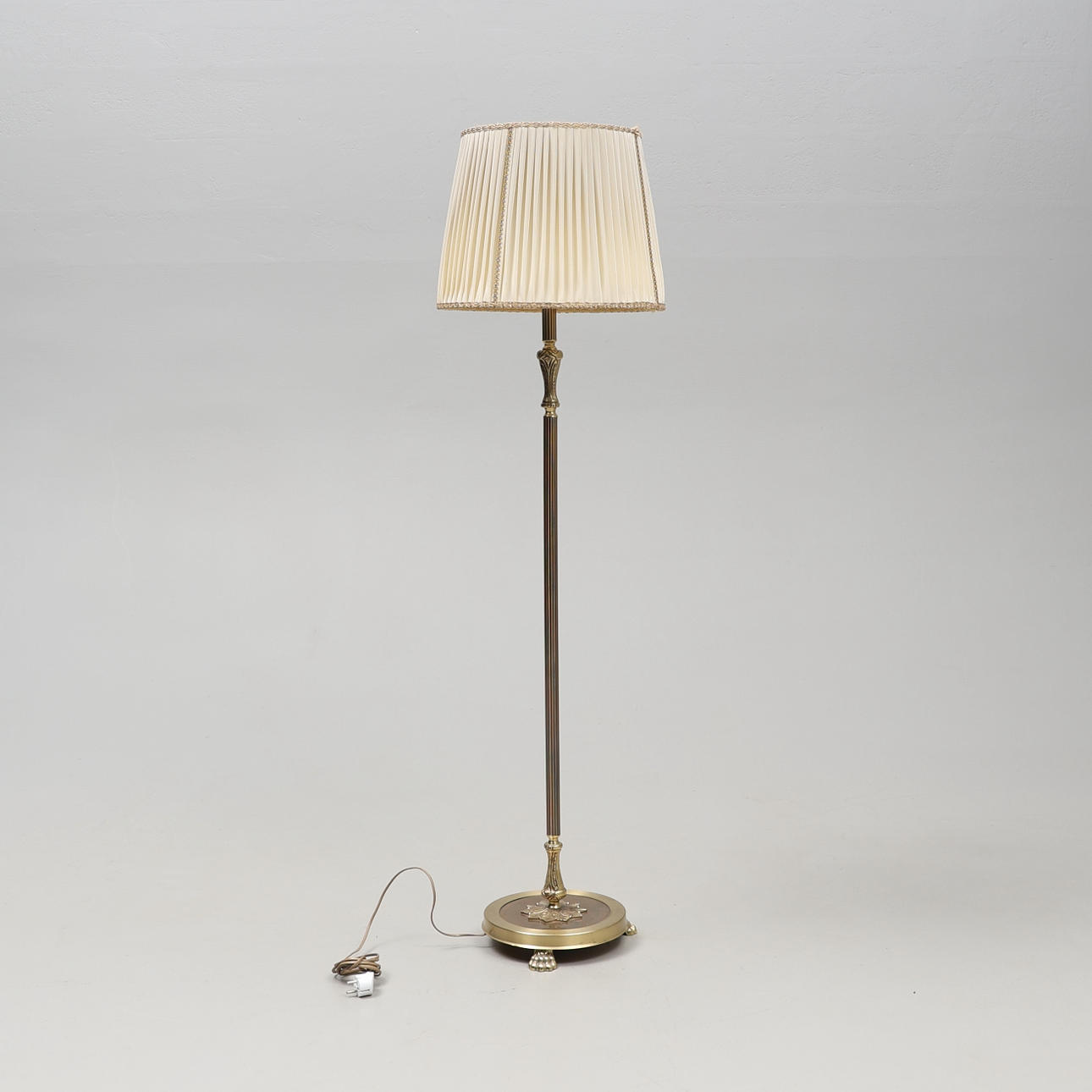 GOLVLAMPA. 1930/40-tal.