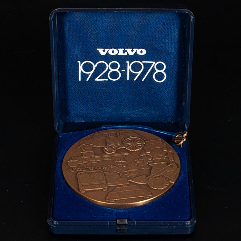 BRONZEMEDAILLE UND ANSTECKNADEL Volvo 1928-1978.