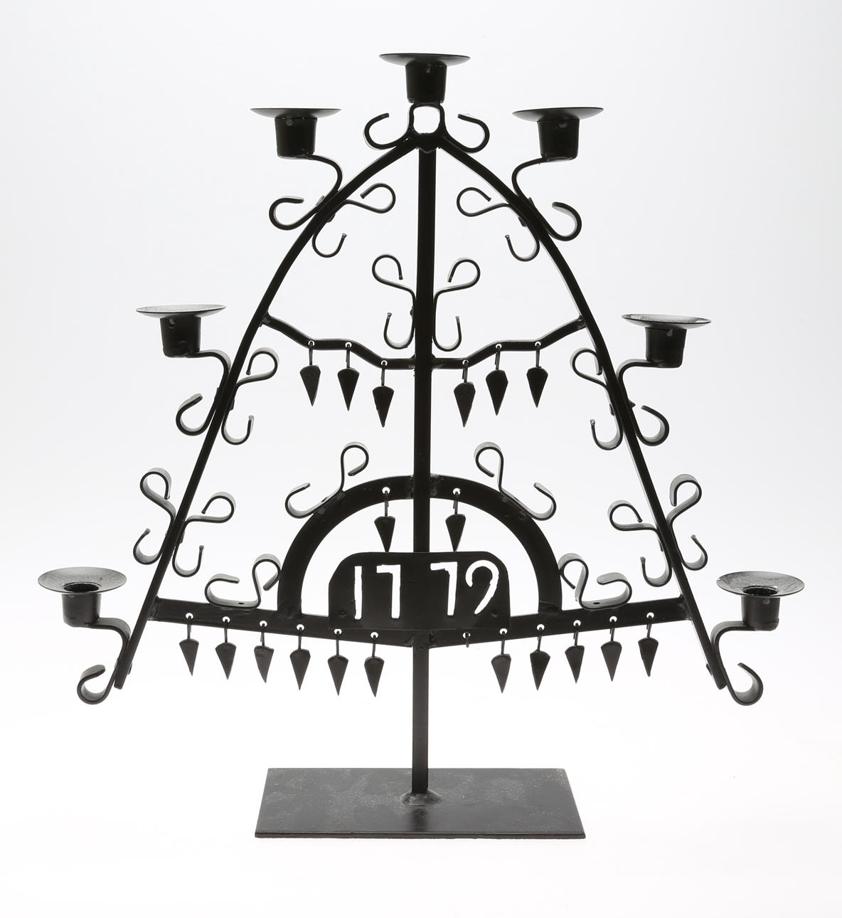 JÄRNLJUSSTAKE, 7 ljus, "Sjösås, NP 1986".