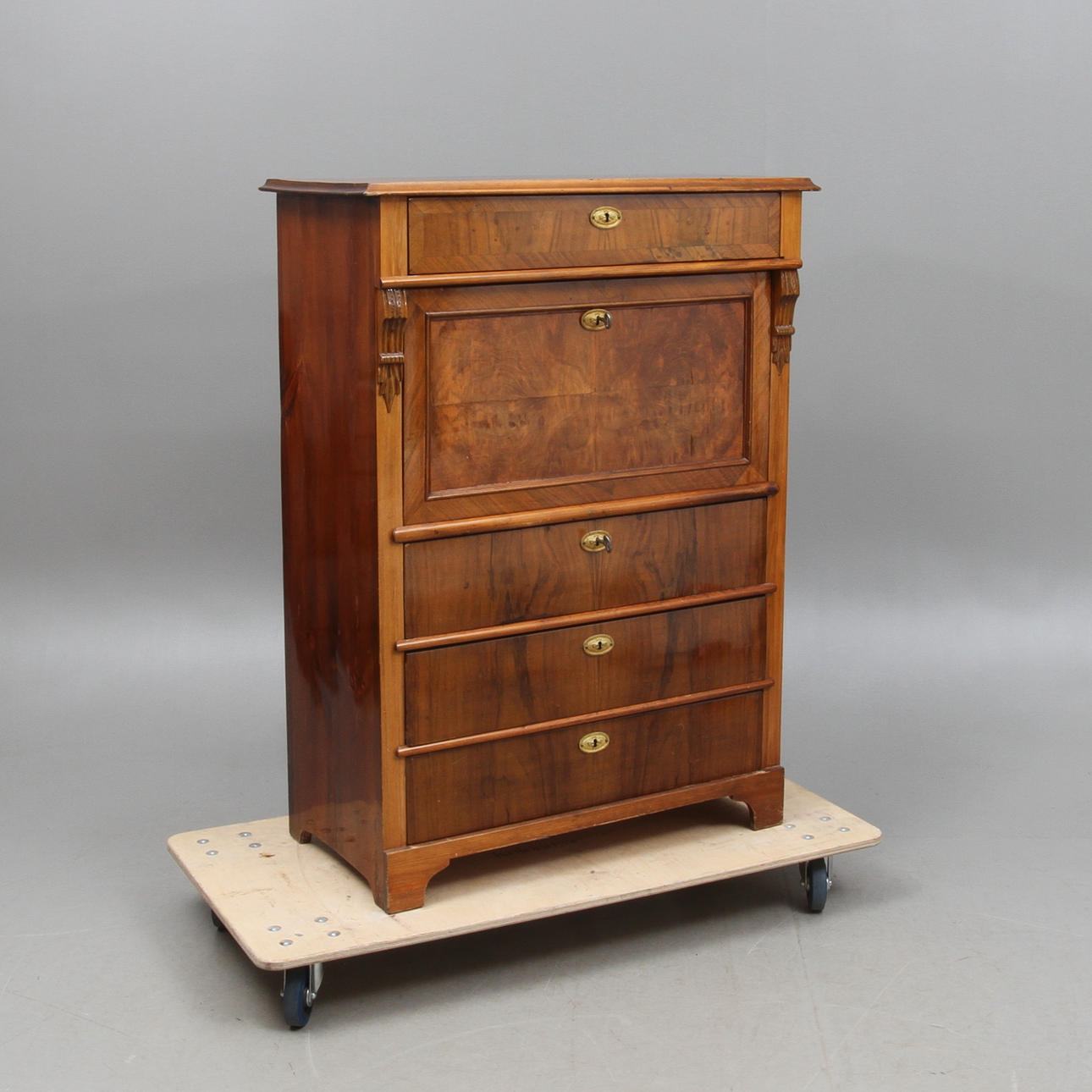 CHIFFONJE, nyrenässans, omkring 1900.